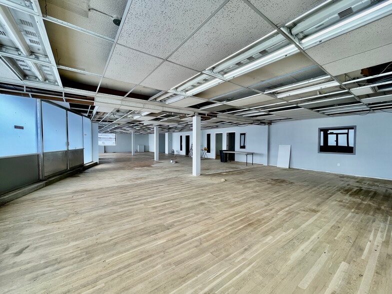 More Photos Of 7833 W Colfax Ave, Lakewood Auto Dealership For Lease