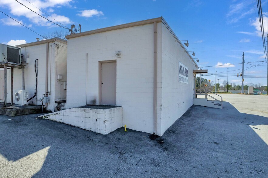 More Photos Of 999 Big a Rd, Toccoa Restaurant For Sale