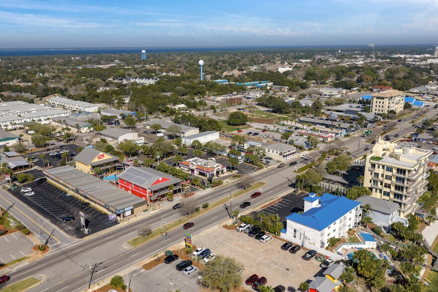 More Photos Of 503 Harbor Blvd, Destin Office For Lease