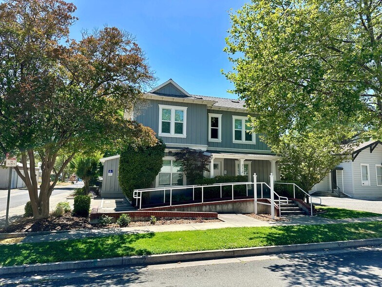 More Photos Of 212 Judah St, Roseville Loft Creative Space For Lease