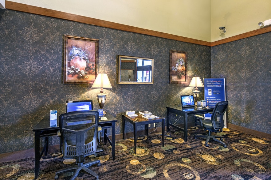 More Photos Of 120 Lindsey Dr, Hannibal Hotel For Sale