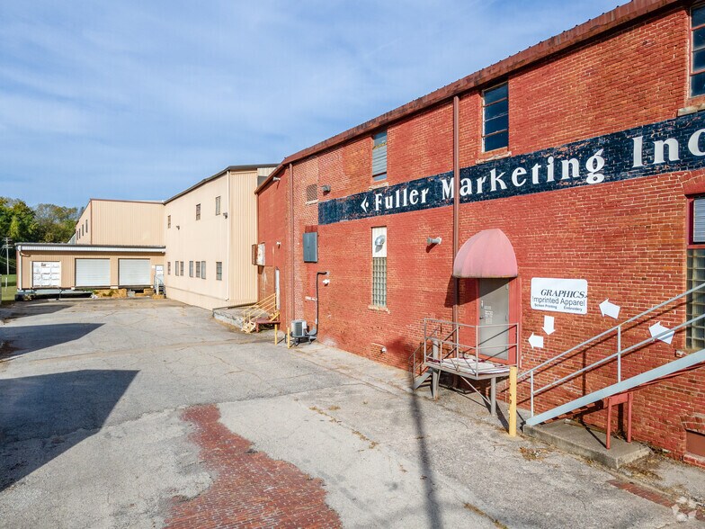 More Photos Of 512 S Main St, Carrollton Warehouse For Sale