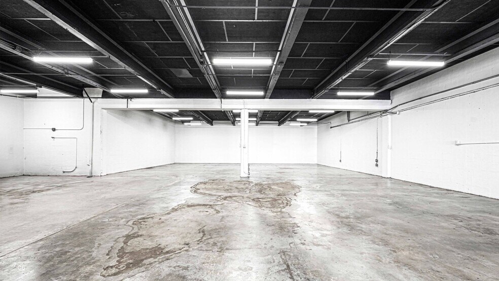 More Photos Of 1822 NW 22nd St, Miami Service For Lease