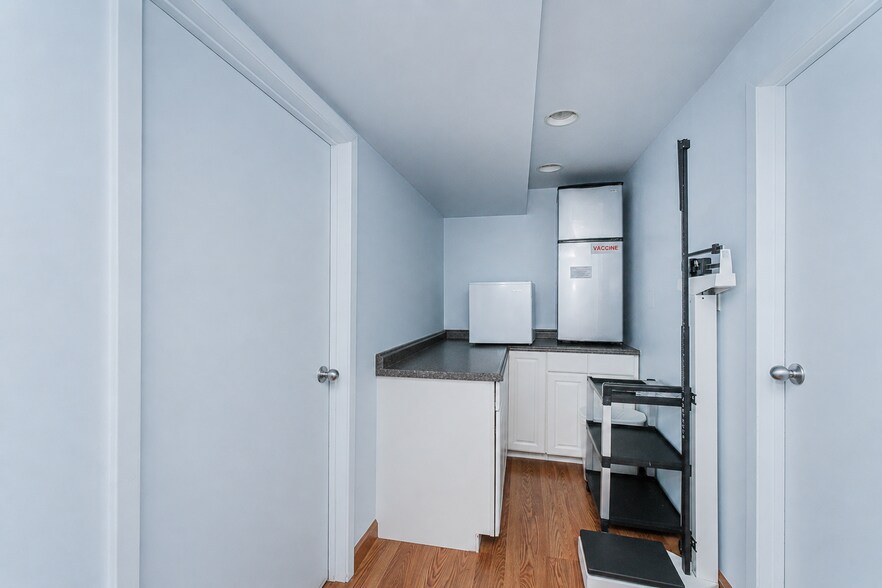 More Photos Of 3767 Richmond Ave, Staten Island Medical For Sale