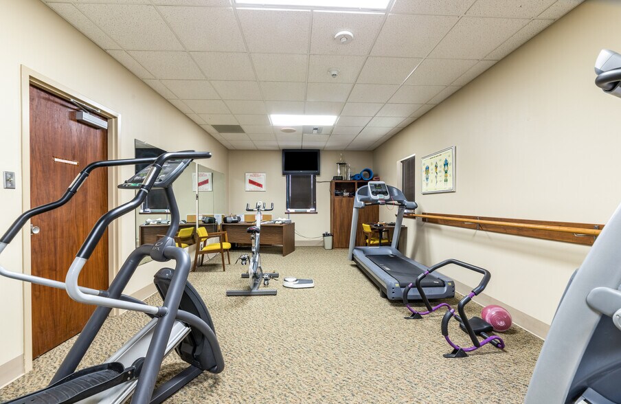 More Photos Of 208 E Houston St, Beeville Office For Sale