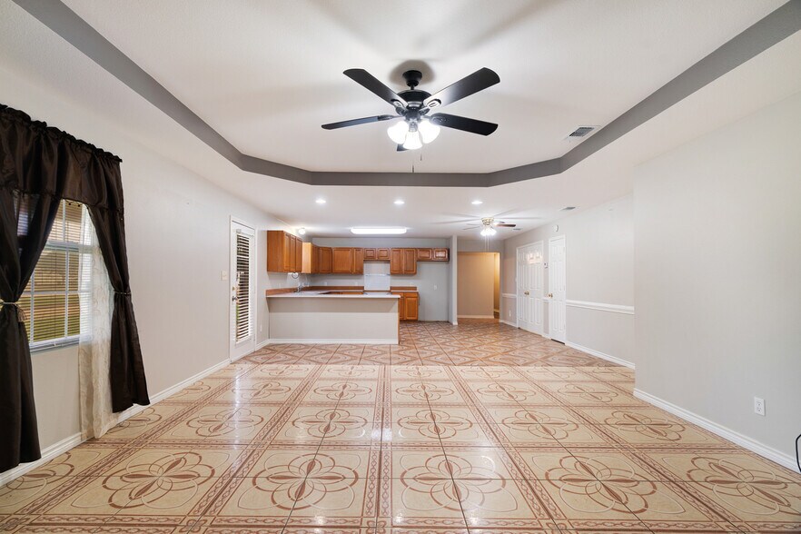 More Photos Of 6210 Lamar Rd, Reno Flex For Sale