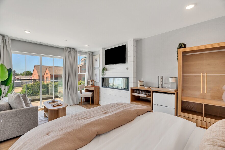 More Photos Of 32 Broadway Ave, Mystic Hotel For Sale