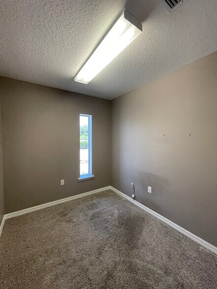 More Photos Of 2145 US Highway 441, Leesburg Office For Lease