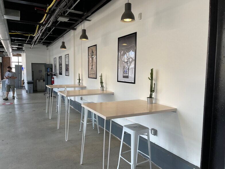More Photos Of 218 Newell St, Brooklyn Manufacturing For Lease