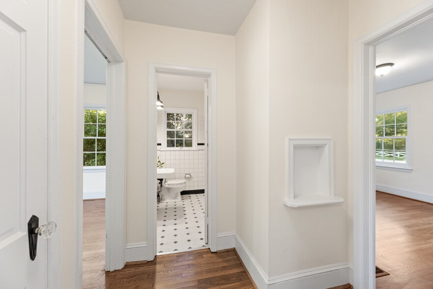More Photos Of 114 Bulloch Ave, Roswell General Retail For Lease