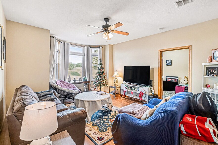 More Photos Of 418 E Coolbaugh St, Red Oak Storefront Retail Residential For Sale