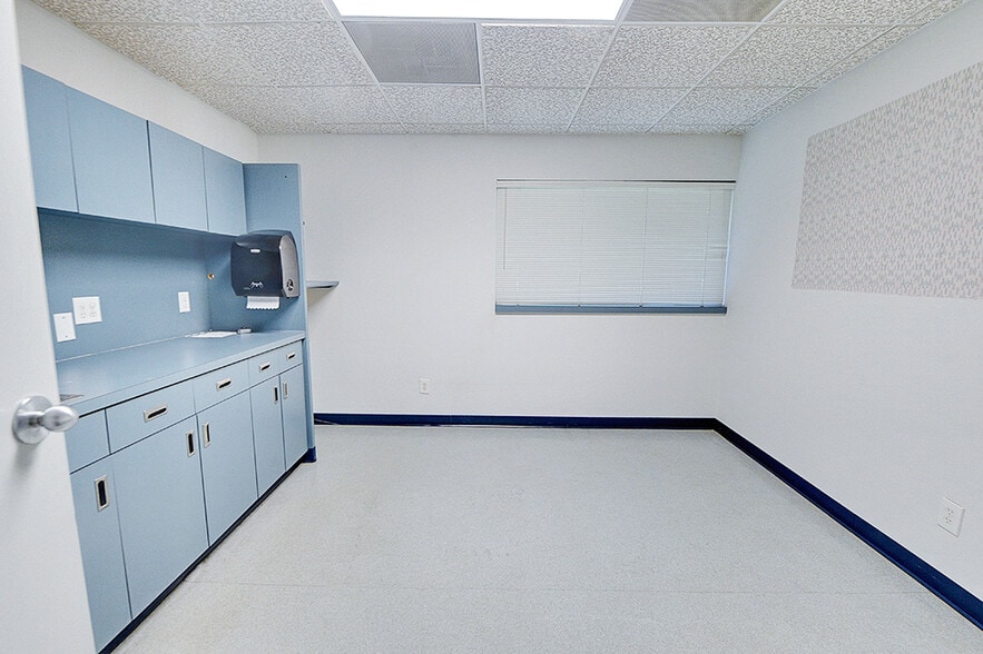 More Photos Of 10241 N Florida Ave, Citrus Springs Bank For Sale