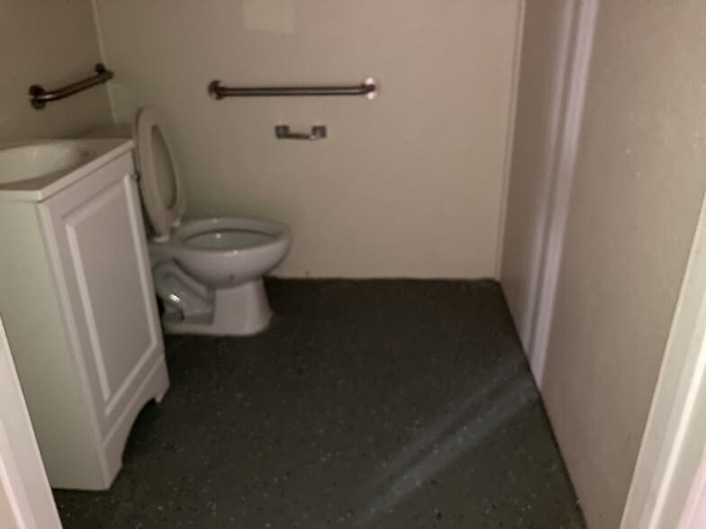 More Photos Of 121 N Gray St, Killeen Freestanding For Lease