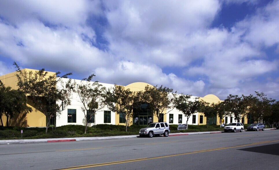More Photos Of 8580 Avenida De La Fuente, San Diego Manufacturing For Sale