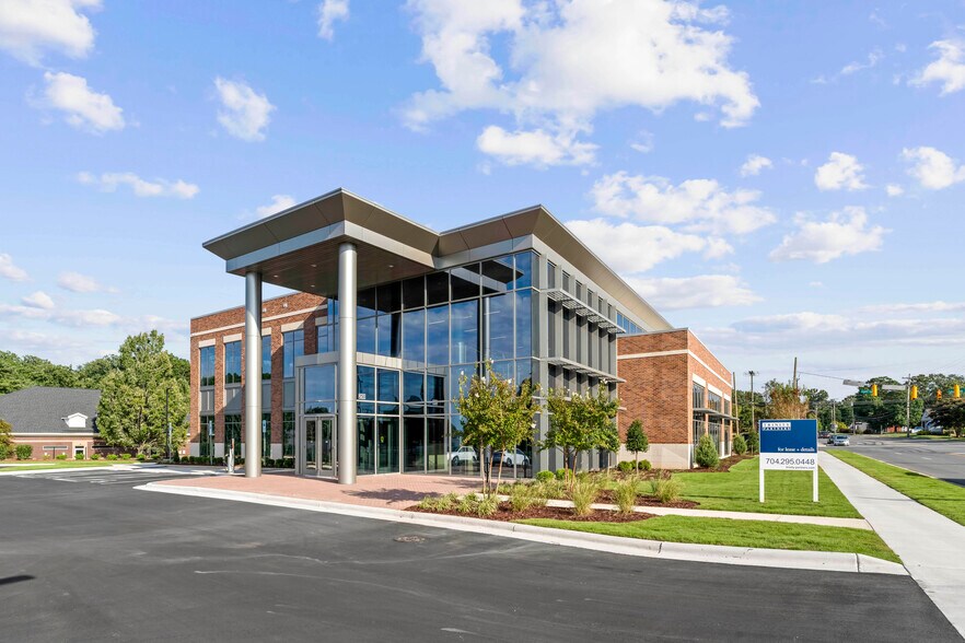 More Photos Of 250 S New Hope Rd, Gastonia Office For Lease