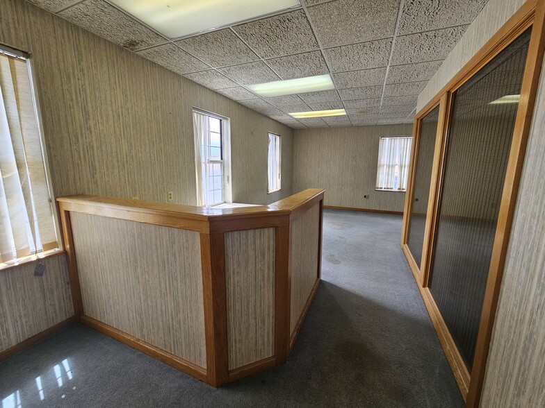 More Photos Of 1755 Meriden Waterbury Tpke, Plantsville Office Residential For Sale