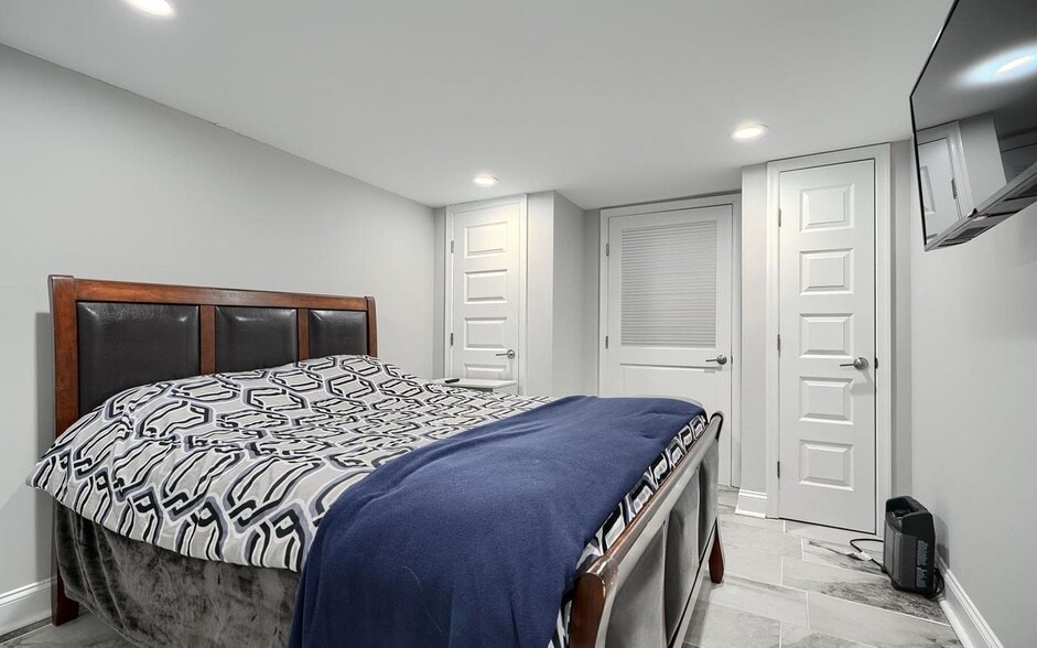 More Photos Of 635 E Fort Ave, Baltimore Specialty For Sale