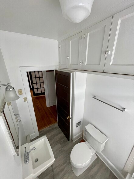 More Photos Of 506 E Liberty St, Charles Town Apartments For Sale