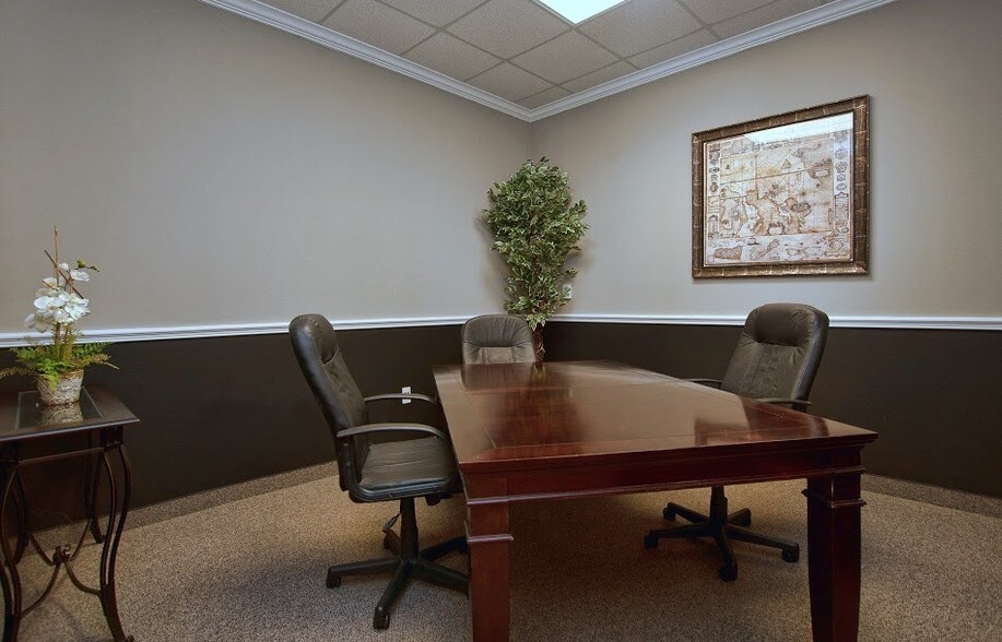 More Photos Of 2801 S Bay St, Eustis Loft Creative Space For Lease