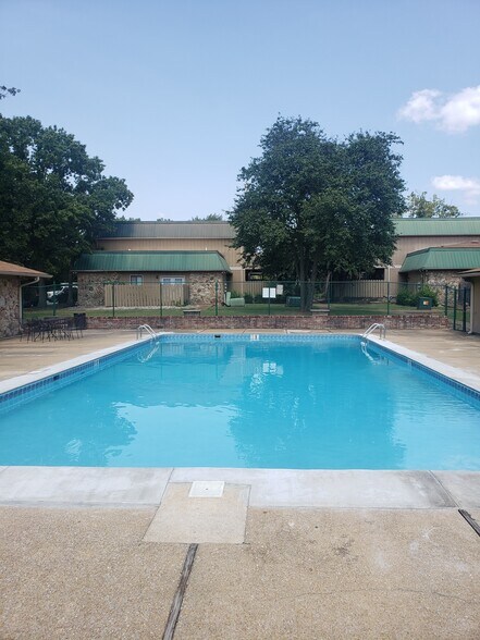 More Photos Of 2225 Golf Rd SW, Huntsville Apartments For Sale