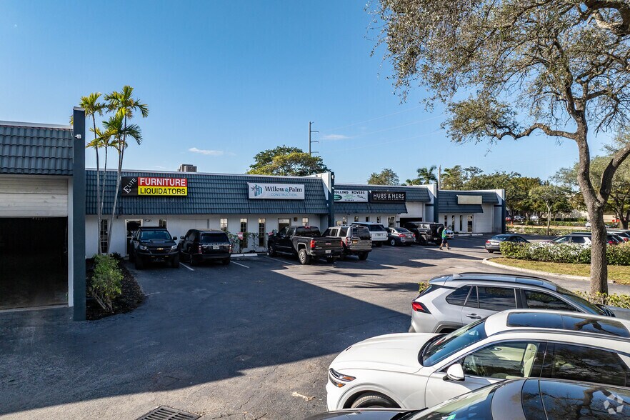 More Photos Of 101 S Congress Ave, Delray Beach Showroom For Lease