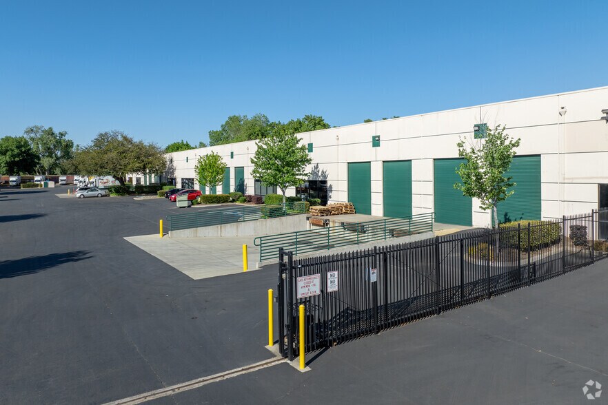 More Photos Of 1099 Vine St, Sacramento Warehouse For Lease