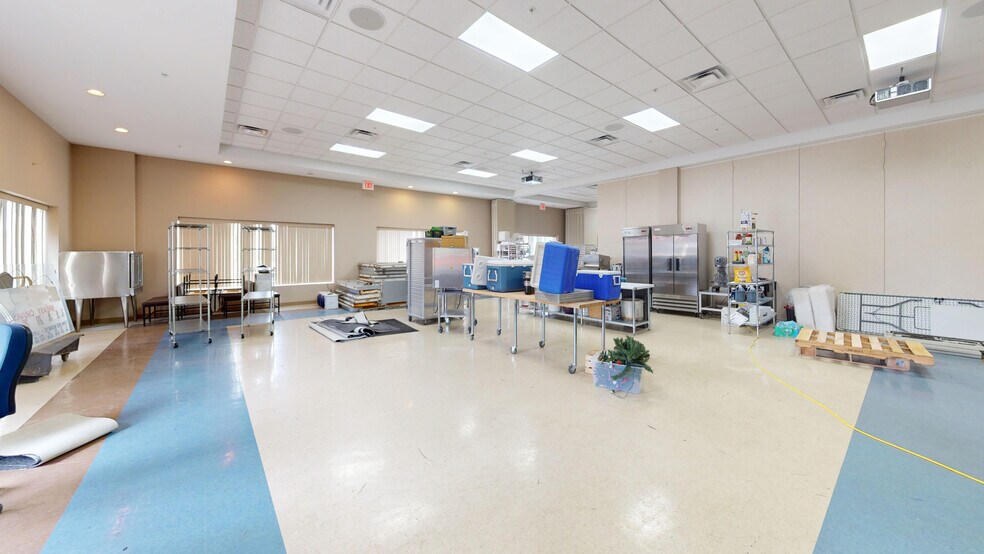 More Photos Of 111 S Lake St, Montgomery Service For Sale