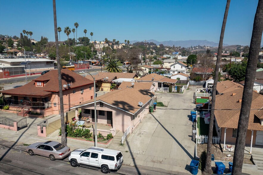 More Photos Of 4607 Fern Pl, Los Angeles Apartments For Sale