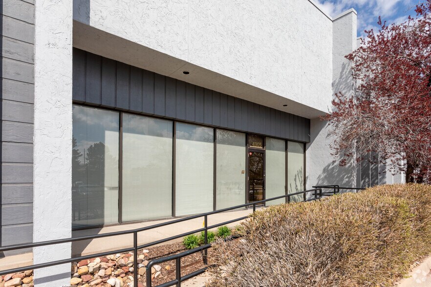 More Photos Of 4901-4905 Nome St, Denver Warehouse For Lease