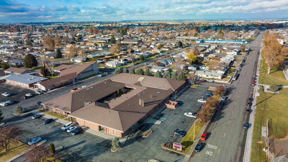 More Photos Of 1200 N 14th Ave, Pasco Medical For Sale