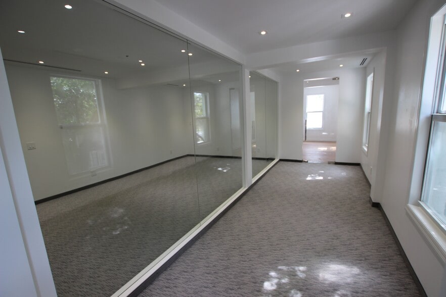 More Photos Of 525 Clematis St, West Palm Beach Office For Lease