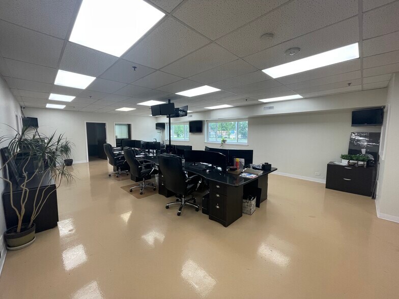 More Photos Of 2625 Gardner Rd, Broadview Warehouse For Lease