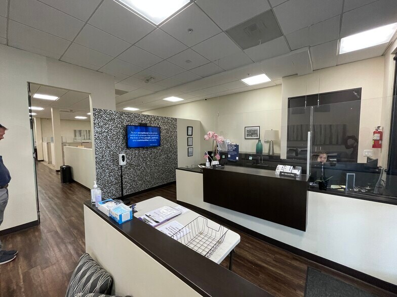 More Photos Of 918 E Green St, Pasadena Office Residential For Lease