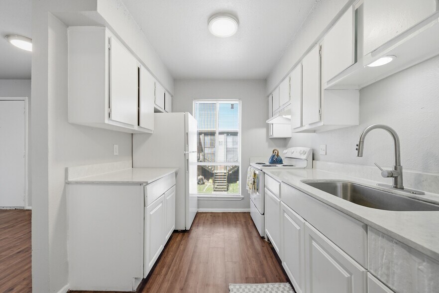 More Photos Of 1007 E Rundberg Ln, Austin Apartments For Sale