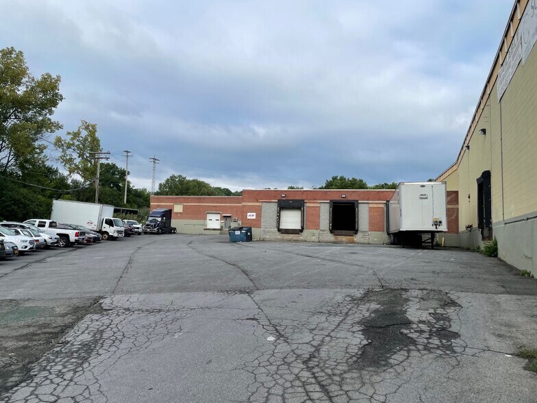 More Photos Of 12 Elmwood Rd, Menands Distribution For Lease