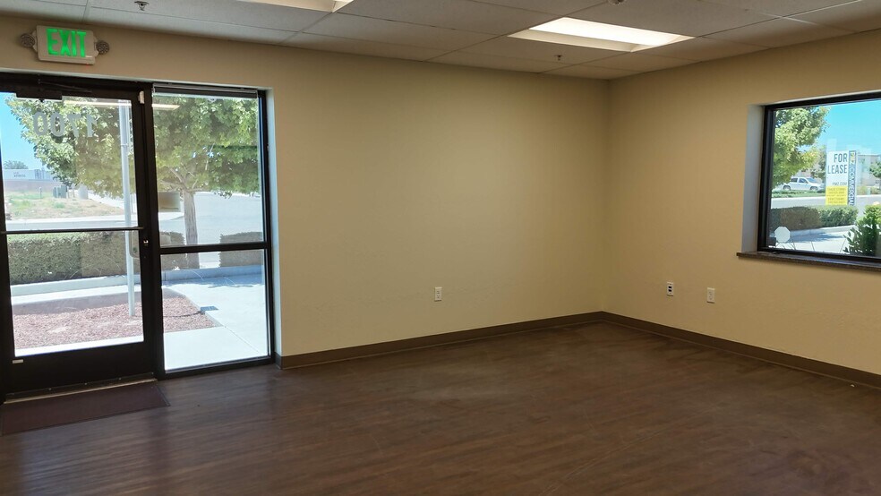 More Photos Of 1700 Olympic Dr, Turlock Warehouse For Lease