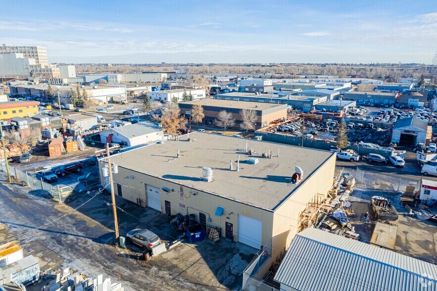 More Photos Of 4213 16A St SE, Calgary Warehouse For Sale