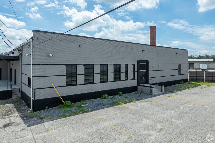 More Photos Of 2810 W Saratoga St, Baltimore Warehouse For Sale