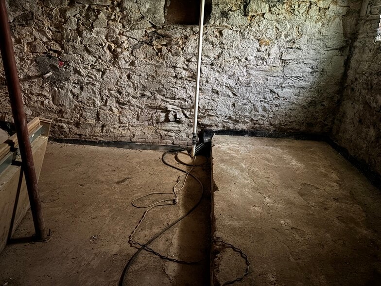 More Photos Of 5011 Roland Ave, Baltimore Apartments For Sale