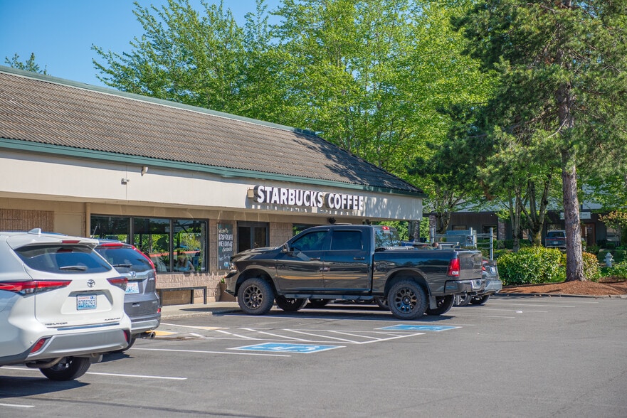 More Photos Of 1420 NW Gilman Blvd, Issaquah General Retail For Lease