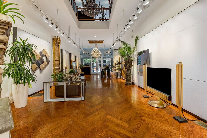 More Photos Of 6 W 4th St, Cincinnati Storefront Retail Office For Sale