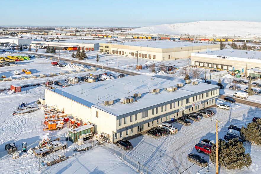 More Photos Of 12100-12122 163 St NW, Edmonton Flex For Lease