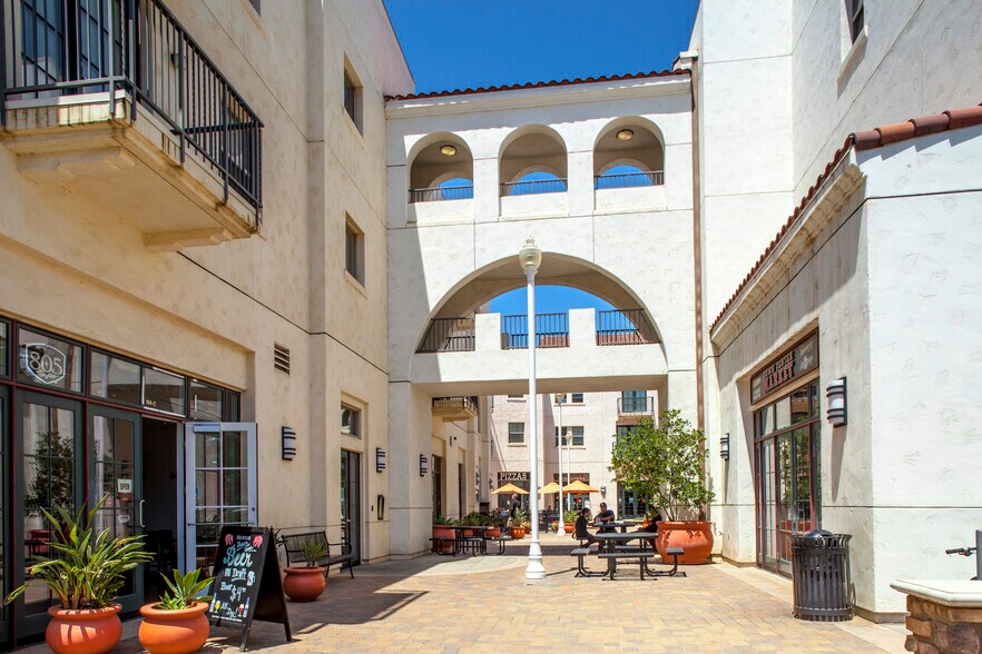 More Photos Of 45 Rincon Dr, Camarillo General Retail For Lease