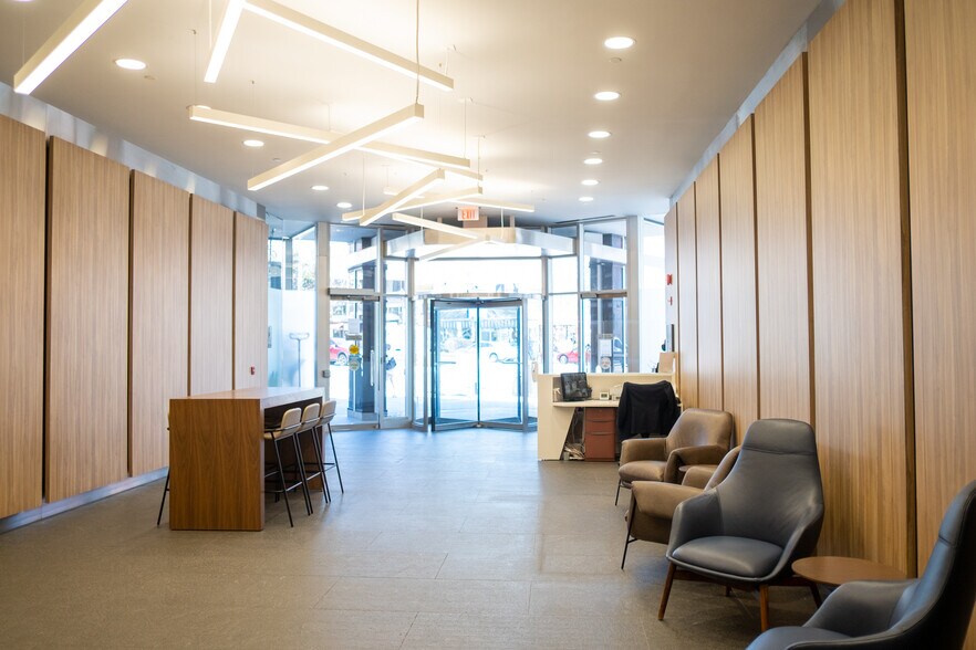 More Photos Of 1666 Connecticut Ave NW, Washington Office For Lease