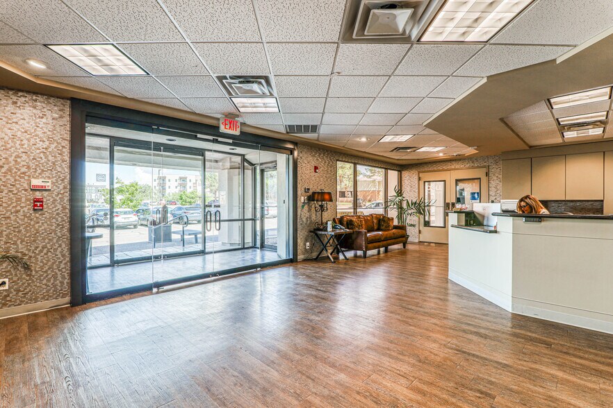 More Photos Of Sundland Park & Mesa Hills Dr., El Paso Office For Lease