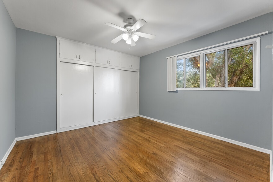 More Photos Of 2131 N Cahuenga Blvd, Los Angeles Apartments For Sale