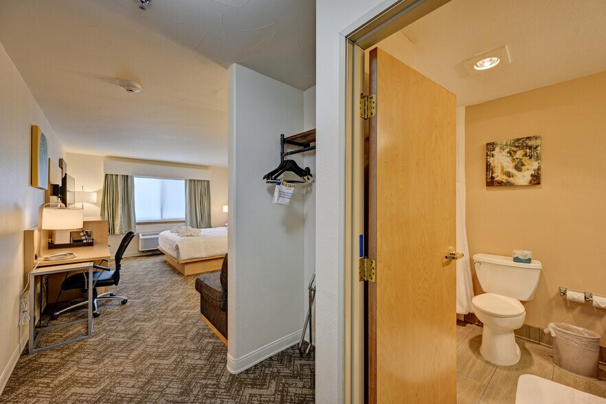 More Photos Of 733 US Highway 24 N, Buena Vista Hotel For Sale