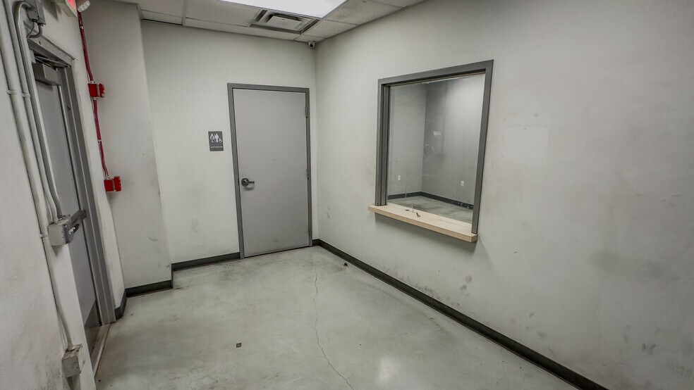 More Photos Of 465 Industrial Ave, Santa Teresa Manufacturing For Lease