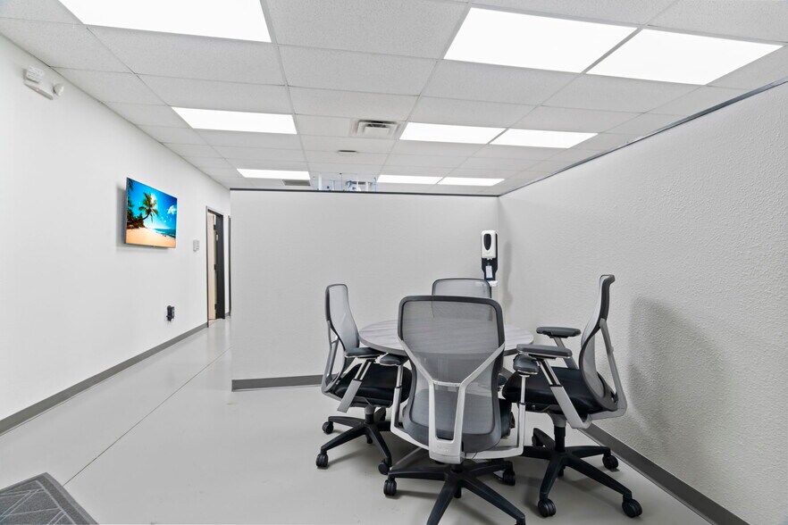 More Photos Of 3664 Walnut Bend Ln, Houston Office For Lease