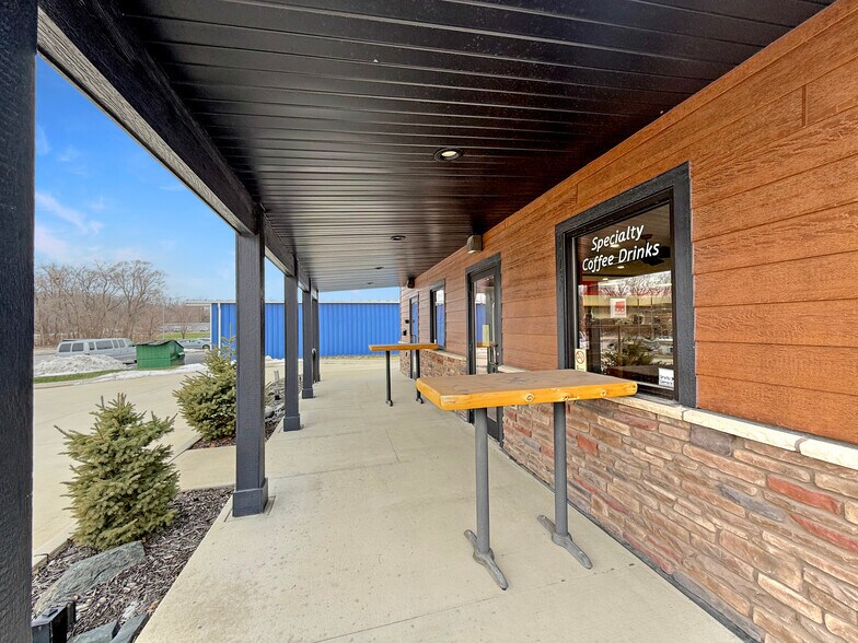 More Photos Of 910 E 2nd Ave, Indianola Restaurant For Sale